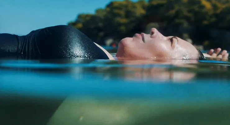 Lost-Daughter: Cennet Annelerin Ayakların Altında Kalıyorsa Anneler Nerede?